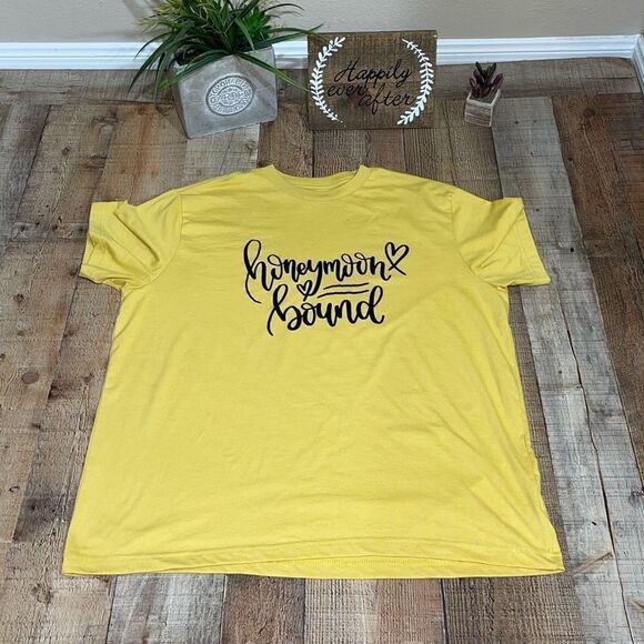 His & hers tshirts “honeymoon bound” - Picture 15 of 15